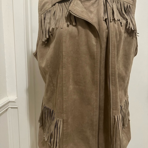 Chico’s Womens Faux Suede Moto Zip Front Vest Fringe Detail Tan Size 2 (L) - Picture 2 of 4